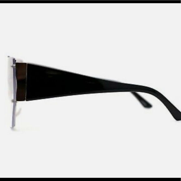 Oversize Square Shield Flat Top Exposed Lens Sunglasses. Black arms - Picture 3 of 8